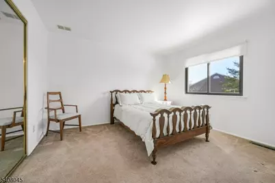 175 Castle Ridge Dr, East Hanover Township, NJ 07936 - Photo 17