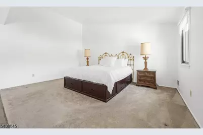 175 Castle Ridge Dr, East Hanover Township, NJ 07936 - Photo 27