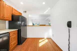 175 Castle Ridge Dr, East Hanover Township, NJ 07936 - Photo 9