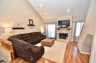 14 Heritage Ct, Jefferson Township, NJ 07438 - Photo 3