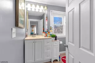 19 Irving St, East Orange, NJ 07018 - Photo 13