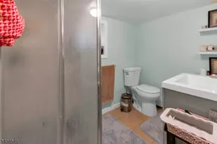 19 Irving St, East Orange, NJ 07018 - Photo 15