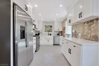 180 Highfield Ln, Nutley Twp., NJ 07110 - Photo 9