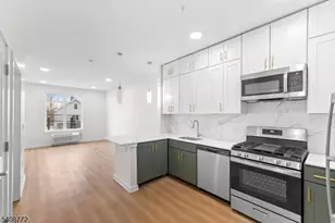 321 E 3rd St, Plainfield, NJ 07060 - Photo 11