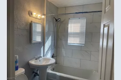 1112 Rivington St, Roselle, NJ 07203 - Photo 9