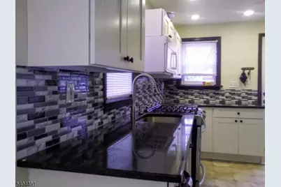 92 Oak St, Bridgewater, NJ 08807 - Photo 9