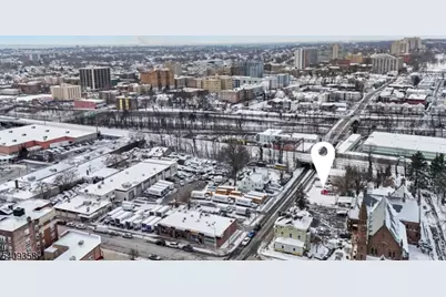 27 Oakwood Ave, Orange, NJ 07050 - Photo 9