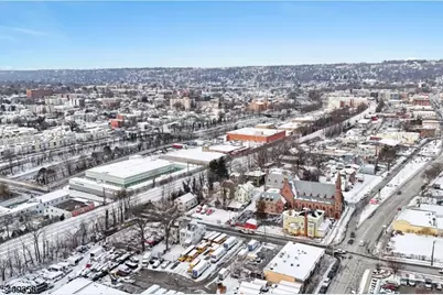 27 Oakwood Ave, Orange, NJ 07050 - Photo 11