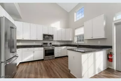 15 Colts Ln, Raritan Township, NJ 08822 - Photo 9