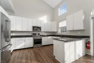 15 Colts Ln, Raritan Township, NJ 08822 - Photo 9