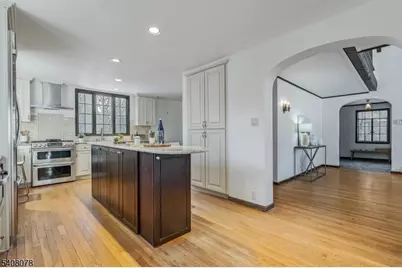 90 Whitney Rd, Millburn Twp., NJ 07078 - Photo 23