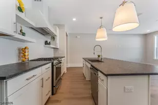 175 Jasmine Dr, Warren Township, NJ 07059 - Photo 9