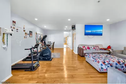 20 Center St, Butler, NJ 07405 - Photo 9