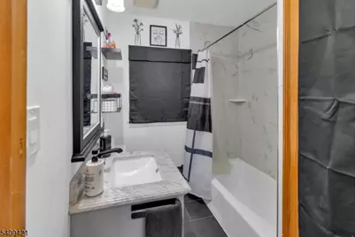20 Center St, Butler, NJ 07405 - Photo 15