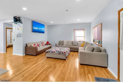 20 Center St, Butler, NJ 07405 - Photo 9