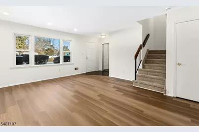 39 Yarmouth, Scotch Plains Township, NJ 07076 - Photo 7