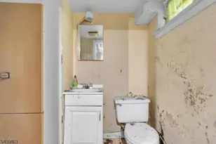 825 Bishop St, Union Township, NJ 07083 - Photo 29
