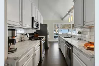 3 Redmans Dr, Jefferson Township, NJ 07438 - Photo 9