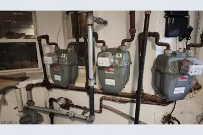 239 S 8th St, Newark, NJ 07103 - Photo 25