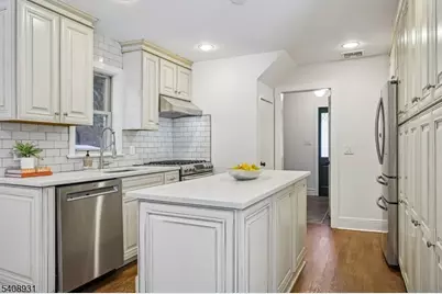 425 Wyoming Ave, Millburn, NJ 07041 - Photo 19