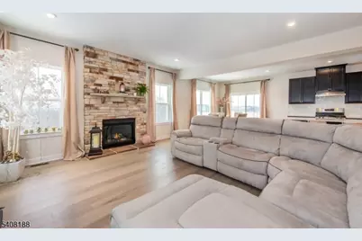 37 Esposito Ln, Roxbury Township, NJ 07850 - Photo 7