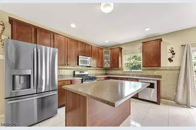 692 Skyline Dr, Jefferson Township, NJ 07849 - Photo 13
