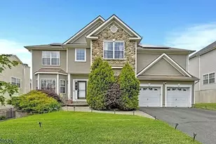692 Skyline Dr, Jefferson Township, NJ 07849 - Photo 1