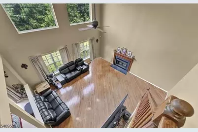 692 Skyline Dr, Jefferson Township, NJ 07849 - Photo 5
