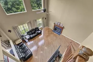 692 Skyline Dr, Jefferson Township, NJ 07849 - Photo 5