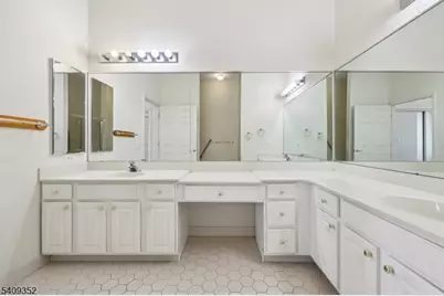 109 Four Seasons Dr #109, Wayne, NJ 07470 - Photo 17