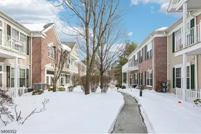 109 Four Seasons Dr #109, Wayne, NJ 07470 - Photo 3