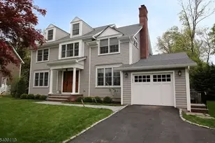 15 Canterbury Ln, Millburn, NJ 07078 - Photo 1