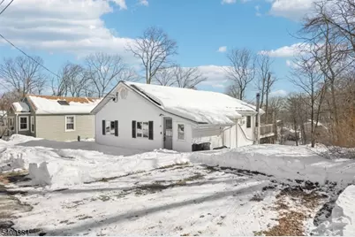 29 Roosevelt Trl, Hopatcong, NJ 07843 - Photo 3