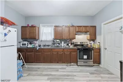 747 South 10th St, Newark, NJ 07108 - Photo 9