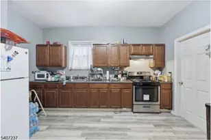 747 S 10th St, Newark, NJ 07108 - Photo 9