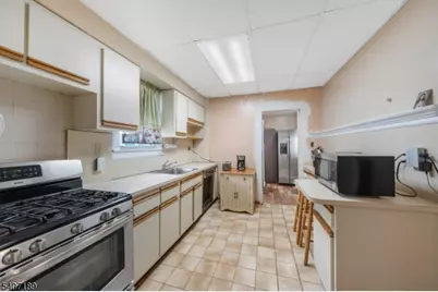 540 E 3rd Ave, Roselle, NJ 07203 - Photo 5