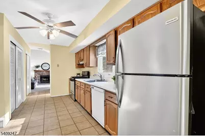 141 Terhune Ln, Hillsborough Township, NJ 08844 - Photo 9