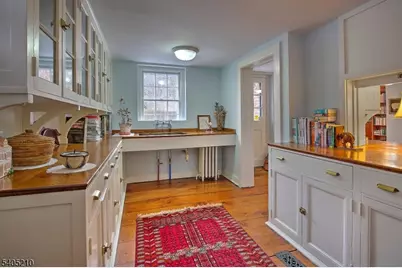 205 Long View Union Grove, Bedminster Township, NJ 07931 - Photo 7