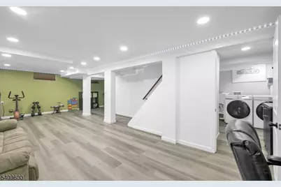 96 Orchard Dr, Clifton, NJ 07012 - Photo 25