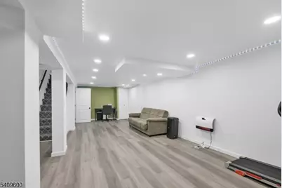 96 Orchard Dr, Clifton, NJ 07012 - Photo 27