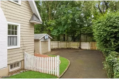 72 Meadowbrook Rd, Millburn, NJ 07078 - Photo 17