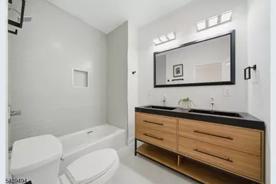 28 Irving St, Montclair, NJ 07042 - Photo 9