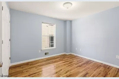 884 S 17th St, Newark, NJ 07108 - Photo 9