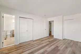 127 Hampton Ct, Franklin Township, NJ 08873 - Photo 13