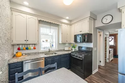 12 Ward Pl, Caldwell, NJ 07006 - Photo 11