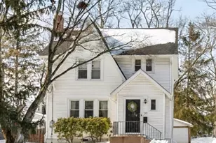 37 Van Duyn Dr, Ewing Township, NJ 08618 - Photo 1