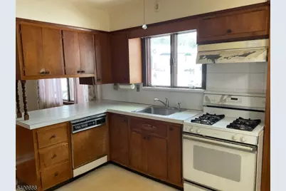 45 River Blvd, Little Falls Township, NJ 07424 - Photo 5