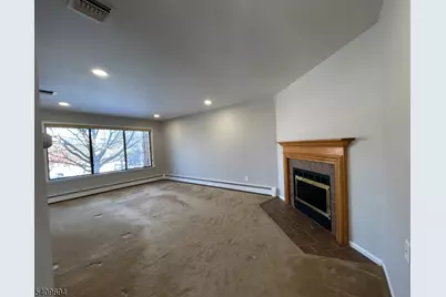 82 Fallen Timbers Trl, Rockaway Township, NJ 07866 - Photo 9