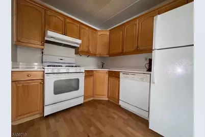 77 Prospect Ave #D, Hackensack, NJ 07601 - Photo 3