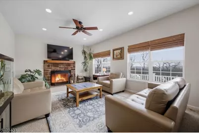 927 Timberline Dr, Jefferson Township, NJ 07849 - Photo 17